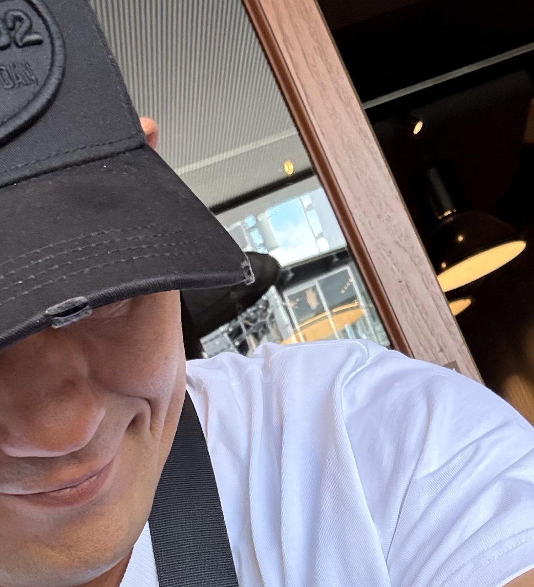 今日映画のあとのトークショーで「天龍源一郎ってどうゆう人？」と質問受けてミスタープロレスと答えたんだけど…いま寝る前に答えが出た…「猪木プロレスと馬場プロレスをつなげた人」…これだ。