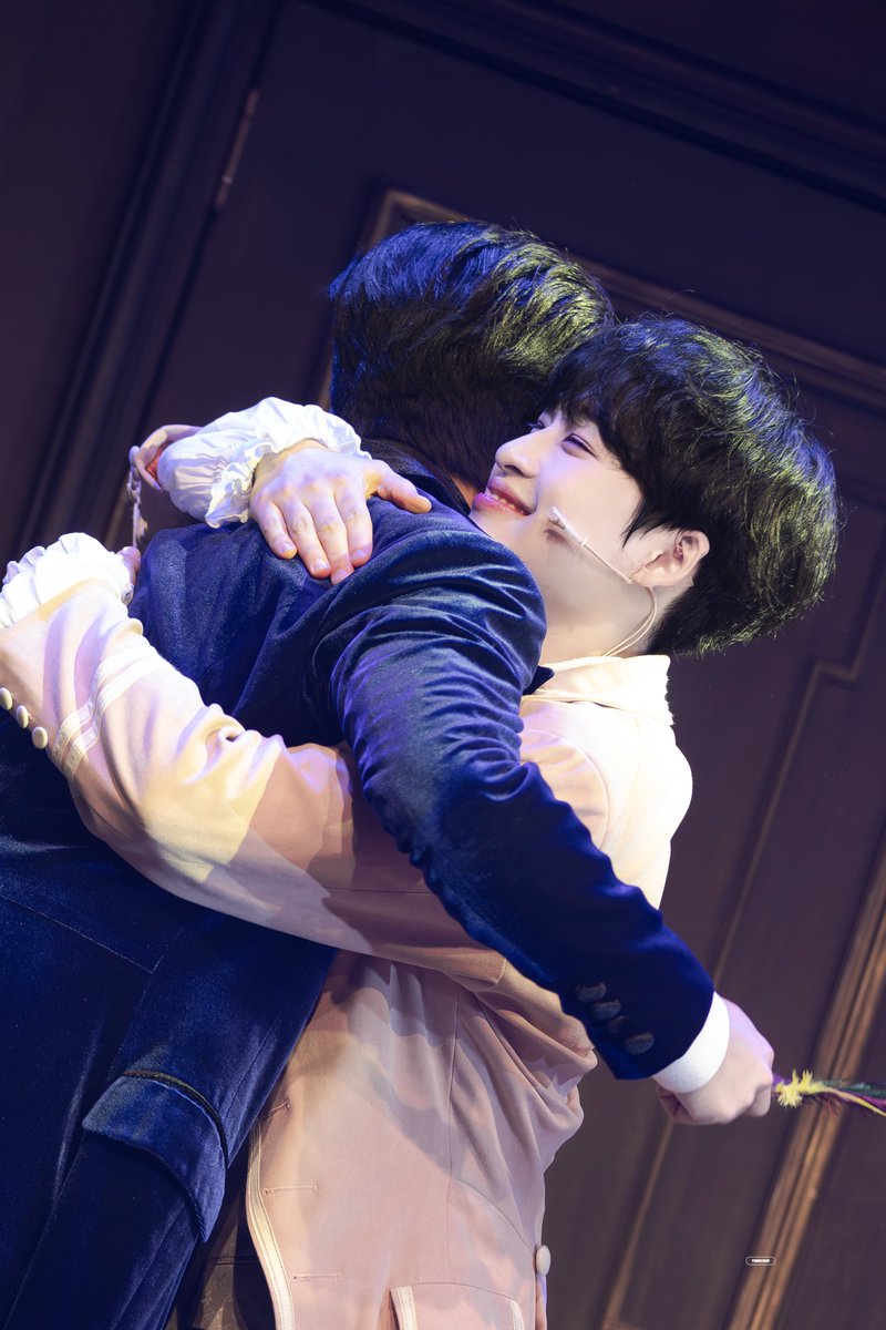 251113 뮤지컬 윌리엄과 윌리엄의 윌리엄들 커튼콜데이 🎩

헨리 #강병훈 배우님
H #이석준 배우님

나와 함께한 H