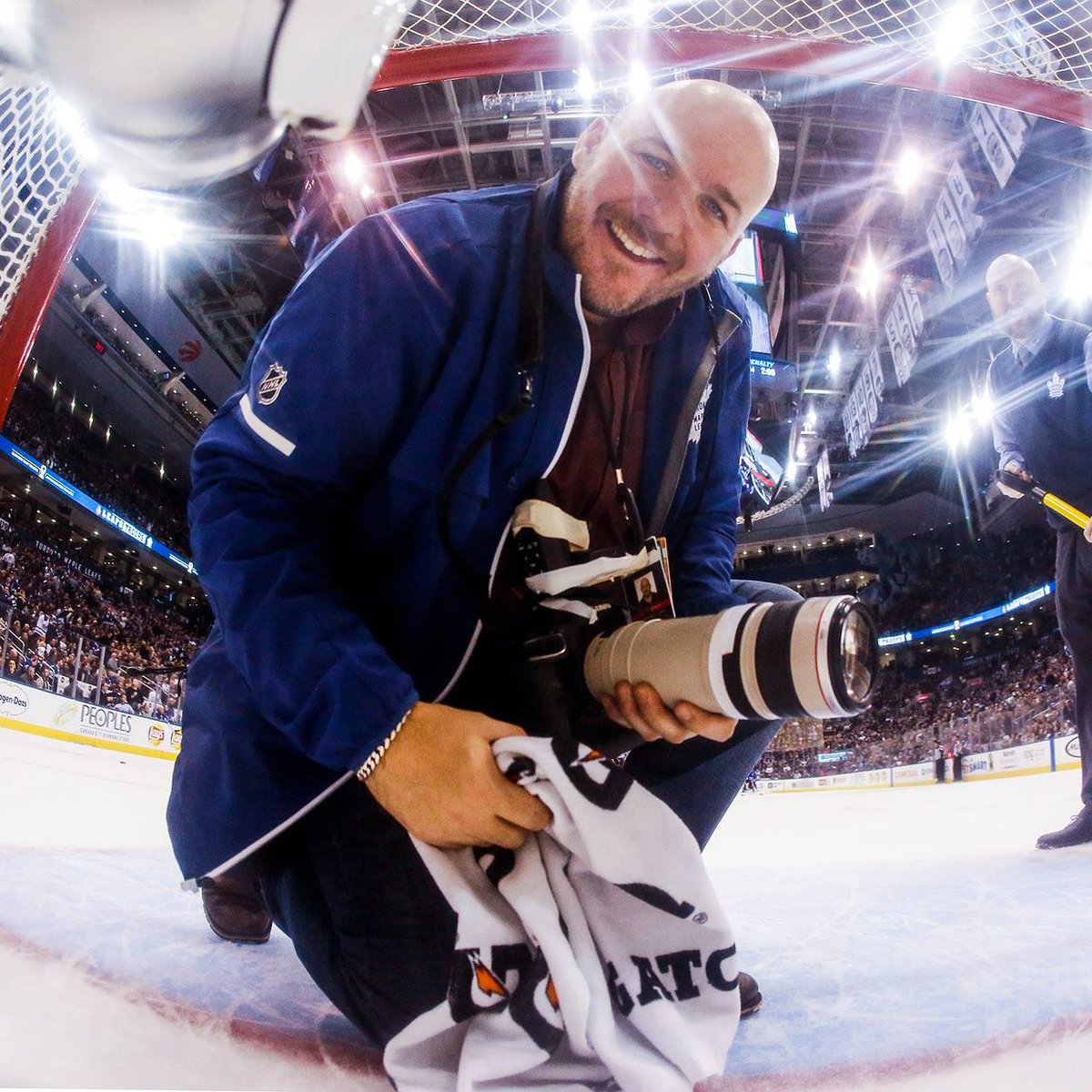 We got two legends joining Unsportsmanlike Content tonight 🎙️📸

Joe Bowen &amp; team photographer Mark Blinch will be on at 6pm ET