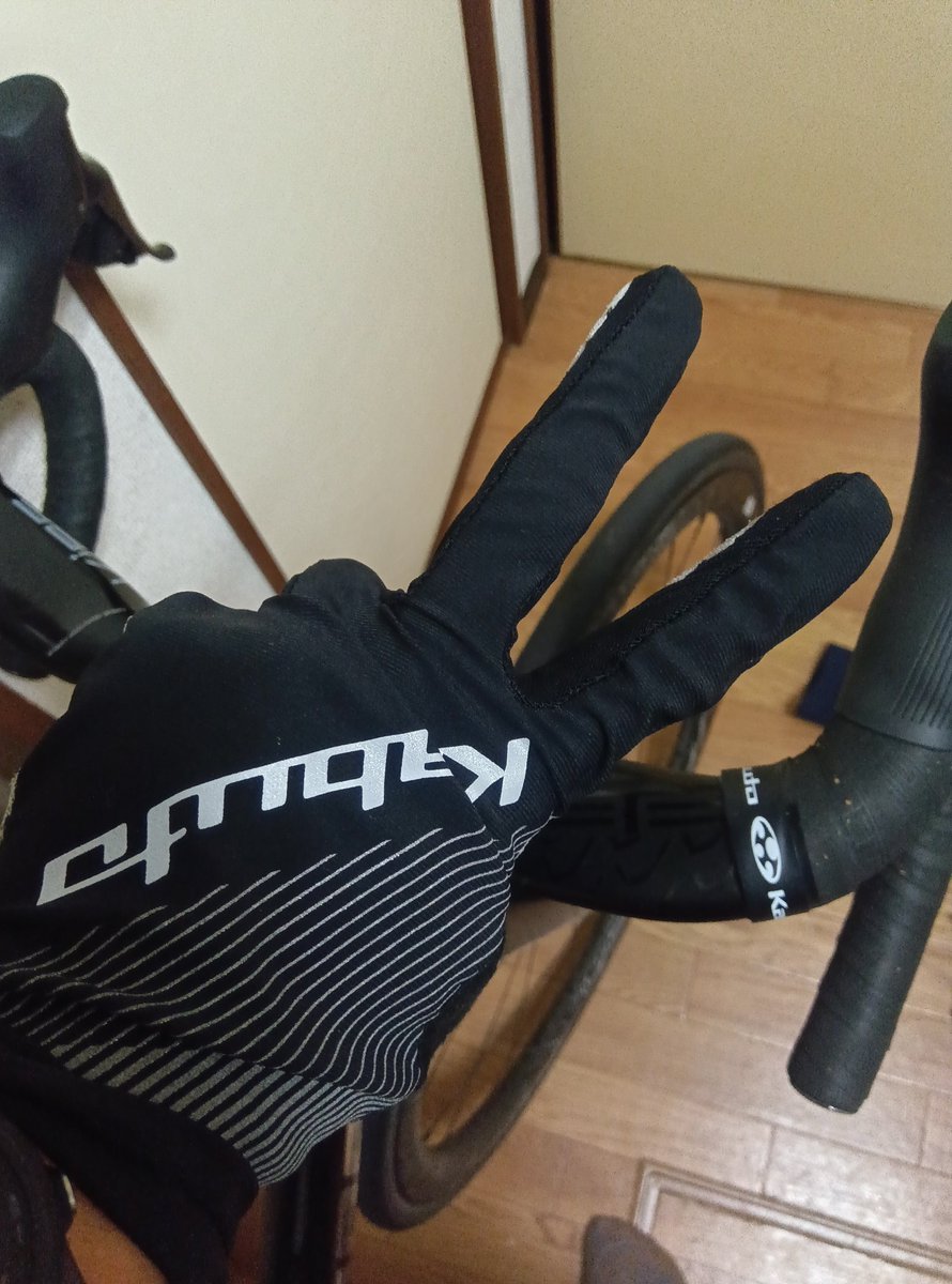 夜の日本平
新しいカブトのグローブ前より薄手になっててフィット感いい
 #ogkkabuto