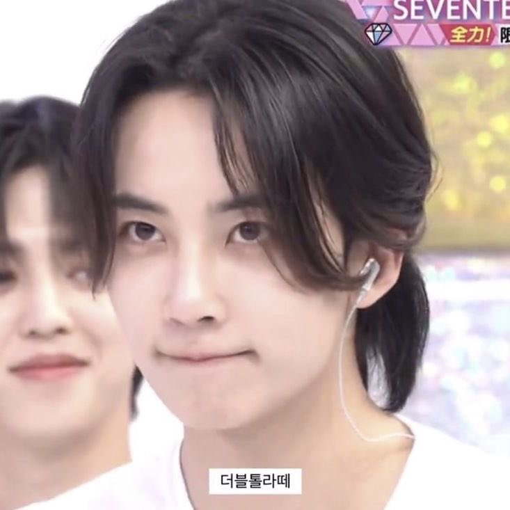 hannierealm's tweet photo. i love it when jeonghan goes like this :] it makes his cheekies look so full https://t.co/Ln4lef9exD