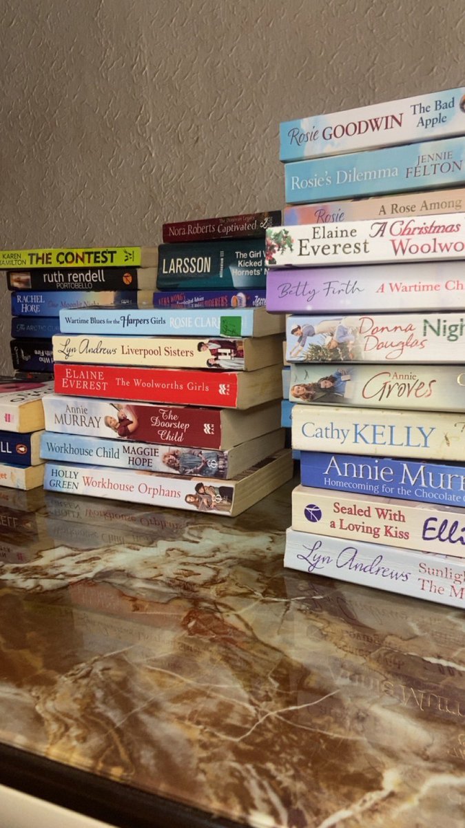 Liberhive's tweet photo. I have decided to sell my books and give out the bad ones for free. I will sell each one 1500 . I just want them off my table😭😭😭. Most of this books . Please help me repost. Please https://t.co/tHY6Yatbaq
