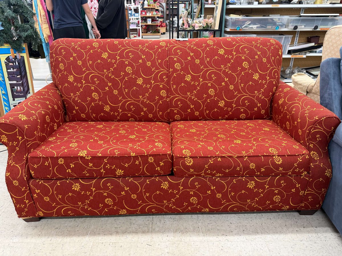 LT_Thrift's tweet image. Find unique treasures for your home at our 50% off Housewares, Home Decor &amp;amp; Furniture Sale today! 🛋️🪑🖼️ 11/13-11/15🍂

𝑆𝑜𝑚𝑒 𝑒𝑥𝑐𝑙𝑢𝑠𝑖𝑜𝑛𝑠 𝑚𝑎𝑦 𝑎𝑝𝑝𝑙𝑦.𝑰𝒕𝒆𝒎𝒔 𝒔𝒉𝒐𝒘𝒏  𝒇𝒓𝒐𝒎 𝒁𝒆𝒑𝒉𝒚𝒓𝒉𝒊𝒍𝒍𝒔 𝒔𝒕𝒐𝒓𝒆.💙 #thrift #thriftingcommunity #hospicethrift