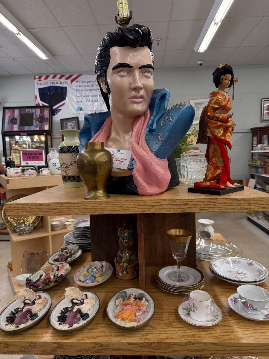 LT_Thrift's tweet image. Find unique treasures for your home at our 50% off Housewares, Home Decor &amp;amp; Furniture Sale today! 🛋️🪑🖼️ 11/13-11/15🍂

𝑆𝑜𝑚𝑒 𝑒𝑥𝑐𝑙𝑢𝑠𝑖𝑜𝑛𝑠 𝑚𝑎𝑦 𝑎𝑝𝑝𝑙𝑦.𝑰𝒕𝒆𝒎𝒔 𝒔𝒉𝒐𝒘𝒏  𝒇𝒓𝒐𝒎 𝒁𝒆𝒑𝒉𝒚𝒓𝒉𝒊𝒍𝒍𝒔 𝒔𝒕𝒐𝒓𝒆.💙 #thrift #thriftingcommunity #hospicethrift