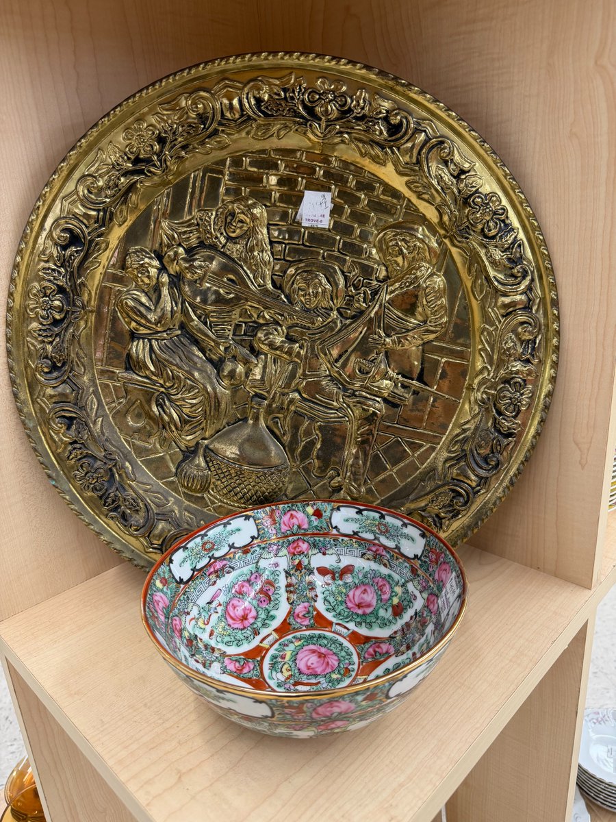 LT_Thrift's tweet image. Find unique treasures for your home at our 50% off Housewares, Home Decor &amp;amp; Furniture Sale today! 🛋️🪑🖼️ 11/13-11/15🍂

𝑆𝑜𝑚𝑒 𝑒𝑥𝑐𝑙𝑢𝑠𝑖𝑜𝑛𝑠 𝑚𝑎𝑦 𝑎𝑝𝑝𝑙𝑦.𝑰𝒕𝒆𝒎𝒔 𝒔𝒉𝒐𝒘𝒏  𝒇𝒓𝒐𝒎 𝒁𝒆𝒑𝒉𝒚𝒓𝒉𝒊𝒍𝒍𝒔 𝒔𝒕𝒐𝒓𝒆.💙 #thrift #thriftingcommunity #hospicethrift