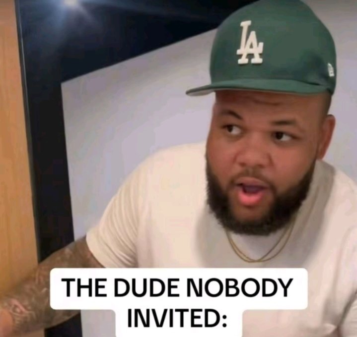 bundleofbones's tweet image. How it feels interacting with my oomfs even though they're my oomfs