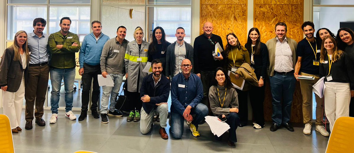 infova's tweet photo. Presentar, convencer y persuadir no solo es una habilidad: es la clave para influir, conectar y generar impacto.

Comunicar con propósito es influir y emocionar. Así lo vivimos junto al equipo comercial de @Cacaolat.

💛 Aprender haciendo, comunicar sintiendo. https://t.co/vBHNjA8MuL