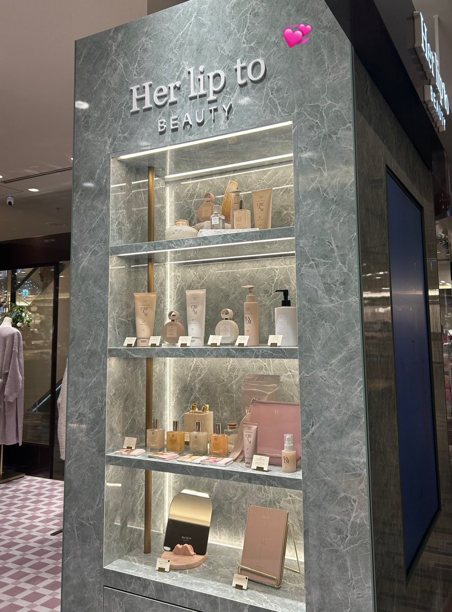 有楽町のHerlipto beautyとROSIER行ってきた💞
チェリーの香りのハンドクリームずっと悩んでる🥹🍒

#herlipto
#herliptobeauty
#ROSIER