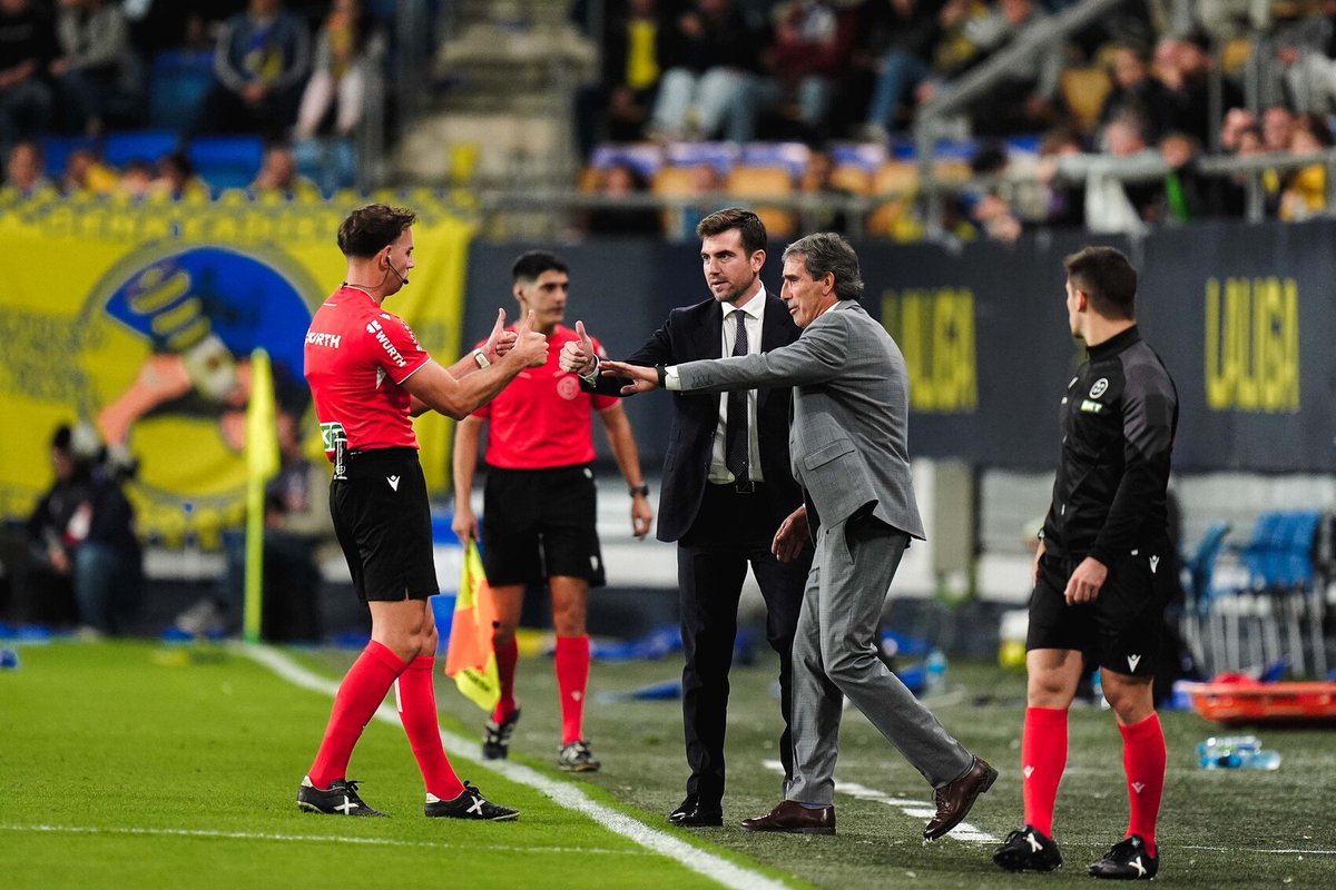 🔊 Disponible en PODCAST nuestro #DMValladolid de hoy con <a href="/chusrodriguez/">Chus Rodríguez</a> y <a href="/jesus_pucela/">Jesús Pérez Baraja</a>

🆕 Última hora <a href="/realvalladolid/">Real Valladolid C.F.</a> <a href="/Adrian_Gomez99/">Adrián Gómez</a>

🏃 Carrera <a href="/BoscoValladolid/">CDDonBoscoValladolid</a>

☔ Goteras <a href="/AyuntamientoVLL/">Ayto. de Valladolid</a> <a href="/UEMC/">UEMC</a> <a href="/CBC_Valladolid/">UEMC Baloncesto Valladolid</a>

🔙 Nauzet

🧑‍⚖️ Juan Carlos Alonso

▶ivoox.com/13-11-2025-dir…