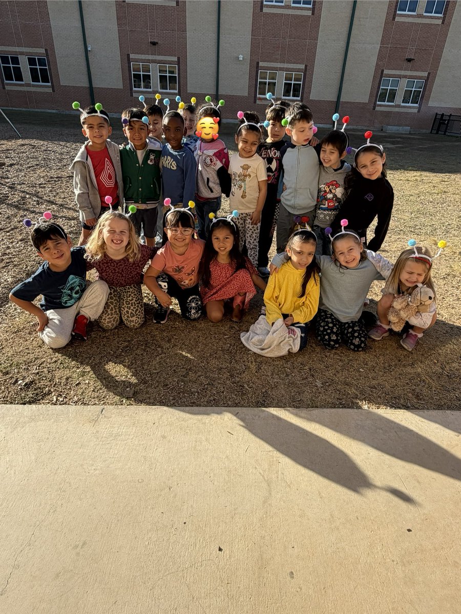 World Kindness Day featuring our Enoughie Buddy antennas! <a href="/MsGarza17/">Ariana Garza</a>  <a href="/Mrs_ABarrett/">Amanda Barrett</a> <a href="/NISDCounseling/">NISD Counseling</a> <a href="/NISDWernli/">Dr. Caroline Wernli Elementary School</a>