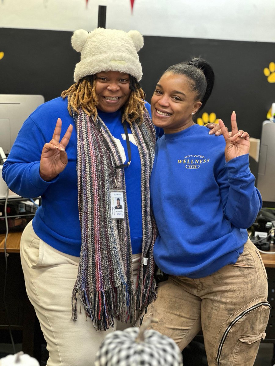 Good morning!

Please use the link below for the Noble Morning Show:
youtu.be/CnLfB4rDEkg?fe…
#CHUHSchools #CHUHNoble