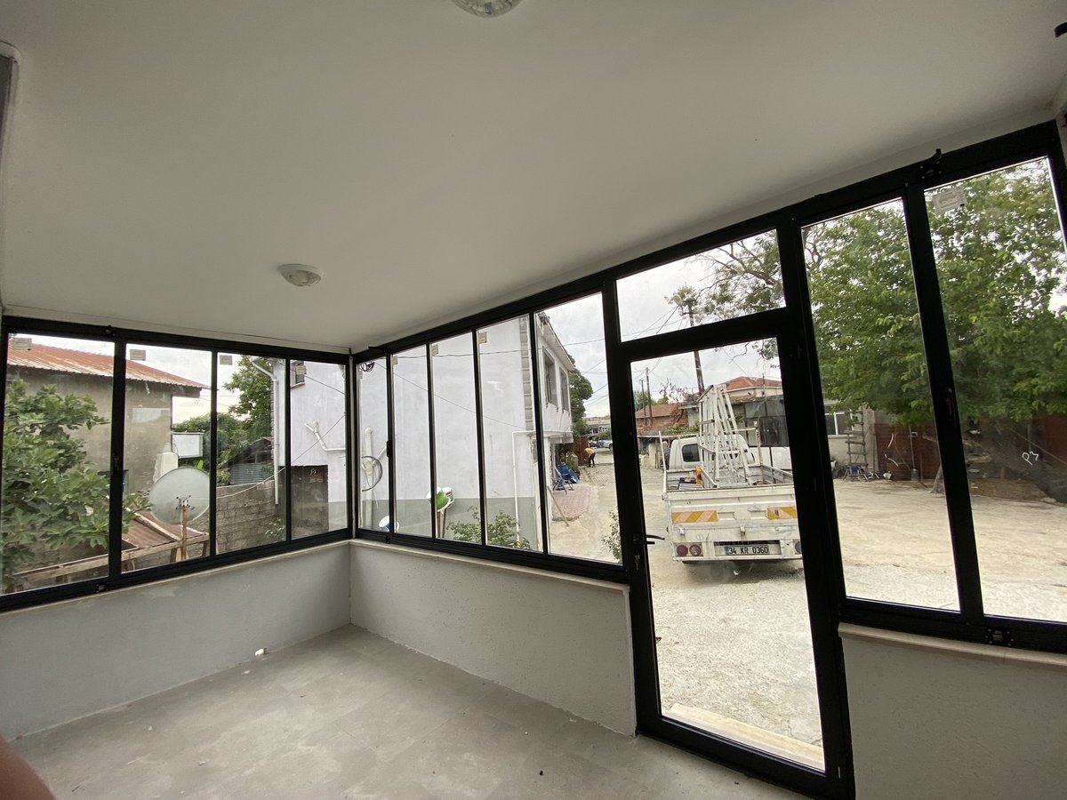 Ozlalealuminyum's tweet image. Bugün Çanakça Köyü, Çatalca - İstanbul’da Yapmış Olduğumuz Isıcamlı Cam Balkon İmalat - Montajımızdan Kareler... #cambalkon #alüminyum #küpeşte #pencere #kapı #dışçephe #pergola #tente #alüminyumdoğrama #giyotincam #giyotin #türkiye #turkey #istanbul #ısıcamlıcambalkon #hbsb