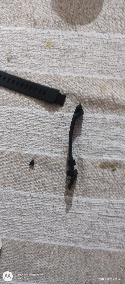 batra_kd's tweet image. Hey @Flipkart, this is pathetic service! 😡
Got a damaged watch with a cheap bogus strap, &amp;amp; ur customer care couldn’t care less! Tried reaching out, no proper response, no resolution. Is this how you treat paying customers?
#Flipkart #FlipkartFail #DamagedProduct #WorstService