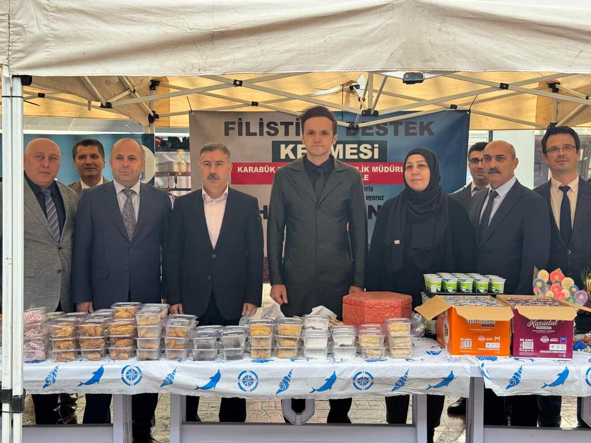 Karabukdsm's tweet photo. 🇵🇸Filistin’e Destek Kermesi.🇹🇷
Müdürlüğümüz bünyesinde, Filistin’de yaşanan insanlık dramına dikkat çekmek için destek kermesi gerçekleştirilerek müdürlük personelince hazırlanan yiyecekler satışa sunuldu.
#FilistineDestek
#Ctekurumsal
#yavuzEnis
#huseyinsk23 https://t.co/ueN6kW6wwu