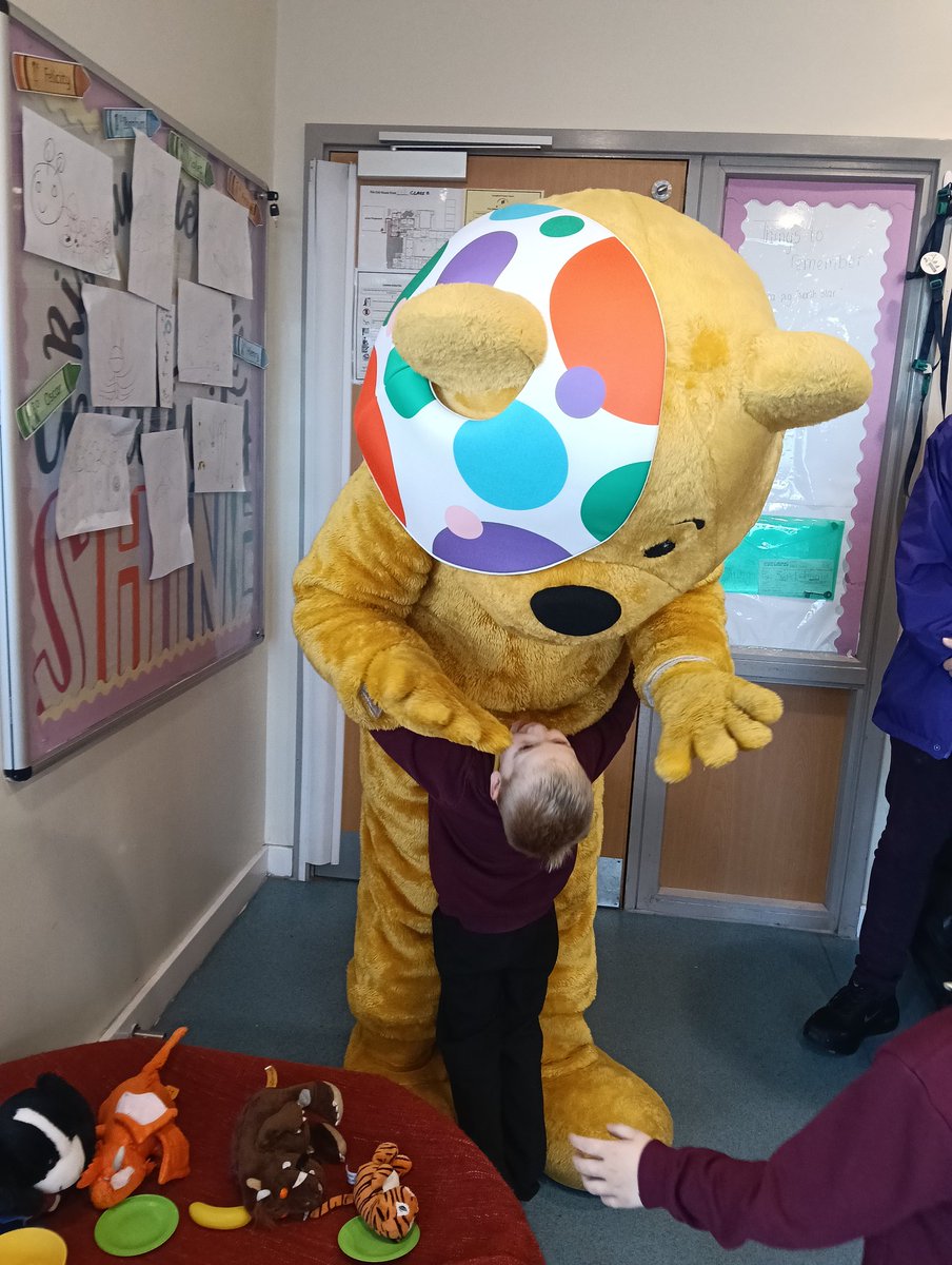 SpringfieldPri1's tweet image. Look who visited Springfield today!! Pudsey visited the classrooms and even got to play drums in Rock Steady! We are really excited for #ChildrenInNeed tomorrow