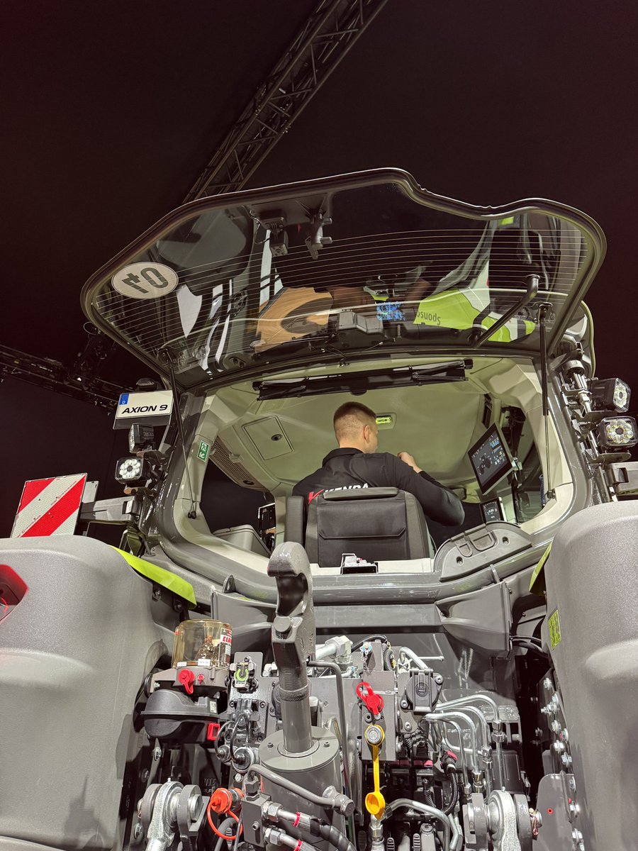 Ben White tweet media