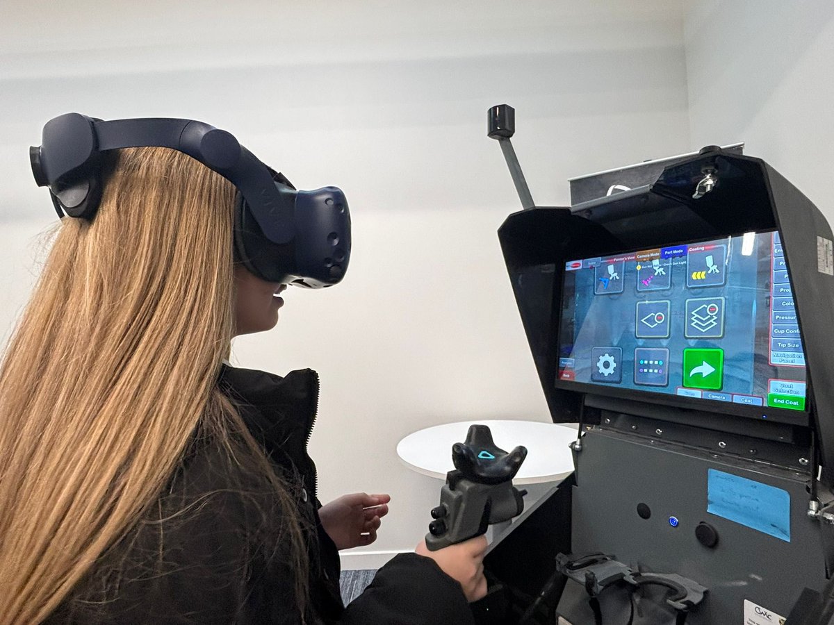 DYW_ForthValley's tweet image. We loved teaming up with @FVCollege &amp;amp; @ECITB_Skills during #ScotCareersWeek25 to inspire S4–S6 pupils from Clackmannanshire, Stirling &amp;amp; Falkirk about careers in Engineering Construction! 

A brilliant day of curiosity, questions &amp;amp; hands-on learning👏🏻 

#ForthValleySkills