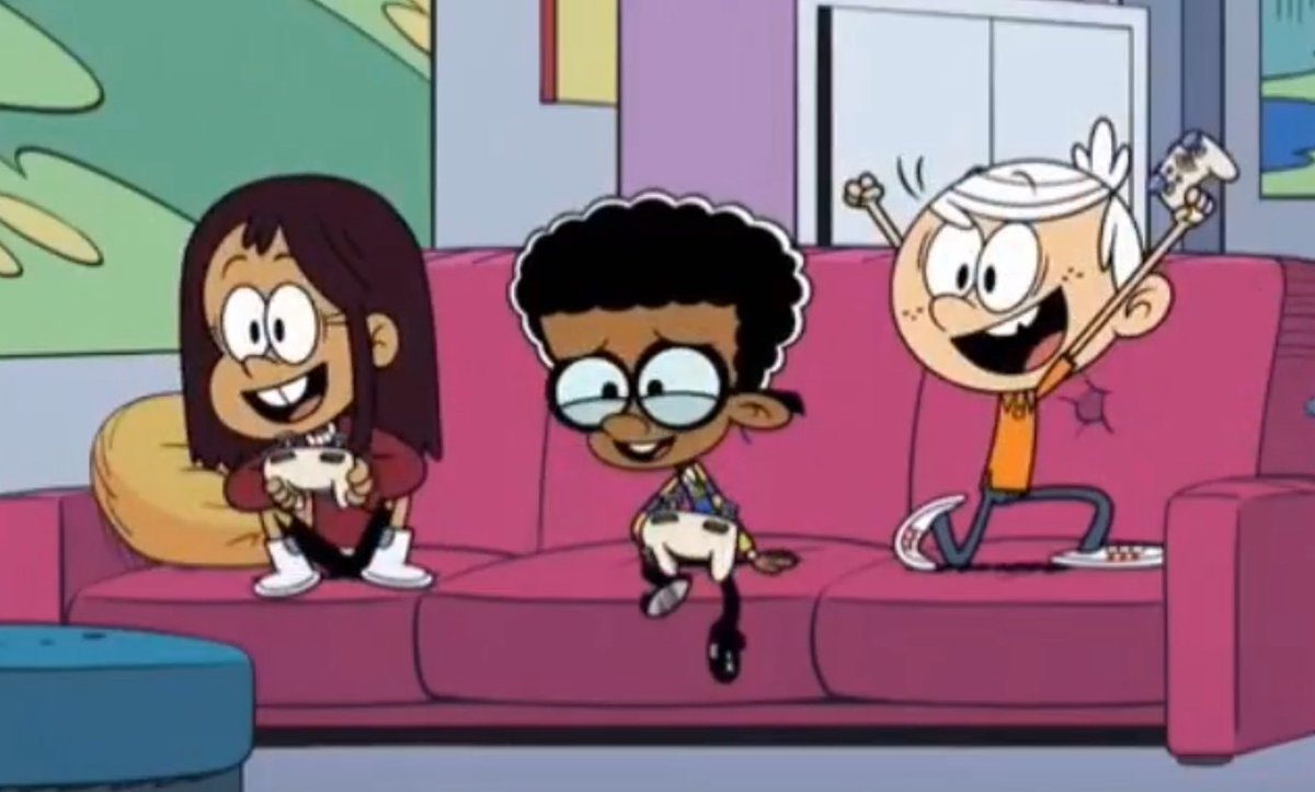 AarontheWise's tweet image. It has been a year now since Kara joined Lincoln’s friend group. Left: How it started in S8. Right: How it’s going in S9. She’ll be in 3 or 4 episodes for S9. #TheLoudHouse #Nickelodeon #ParamountPlus #friendship @FanpageOfTLH @Ryan_Treasures @JJRavenation52