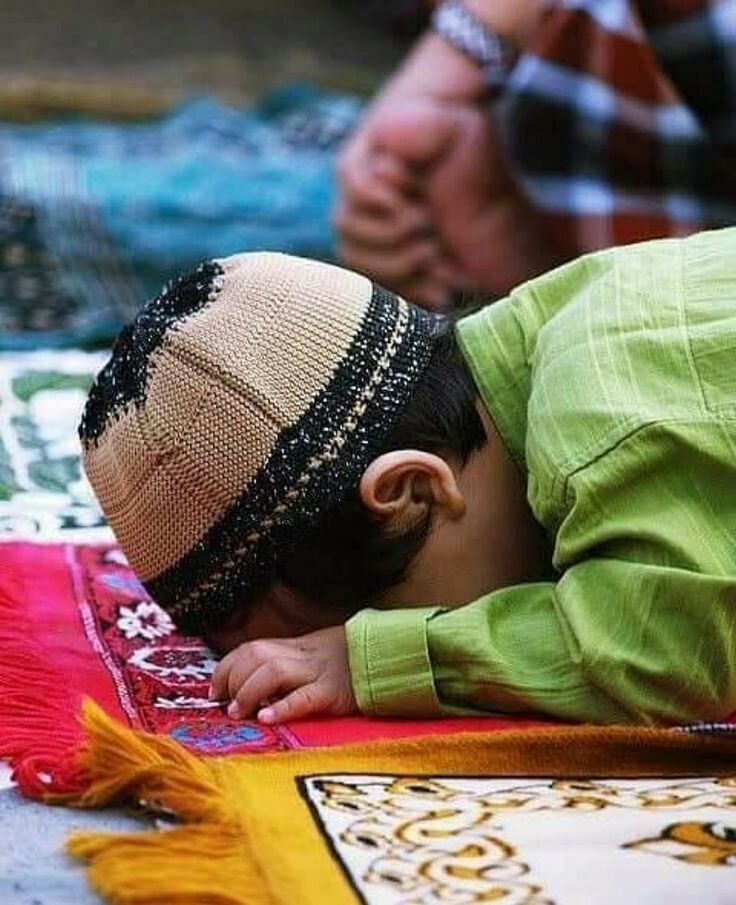 إذا اعتاد الرجل الاختلاط بالنساء 
قَلَّتْ مُرُوءَته. 

وإذا اعتادت المرأة الاختلاط بالرّجال
 ذهب حَياؤُها

لا تتساهلوا..!!