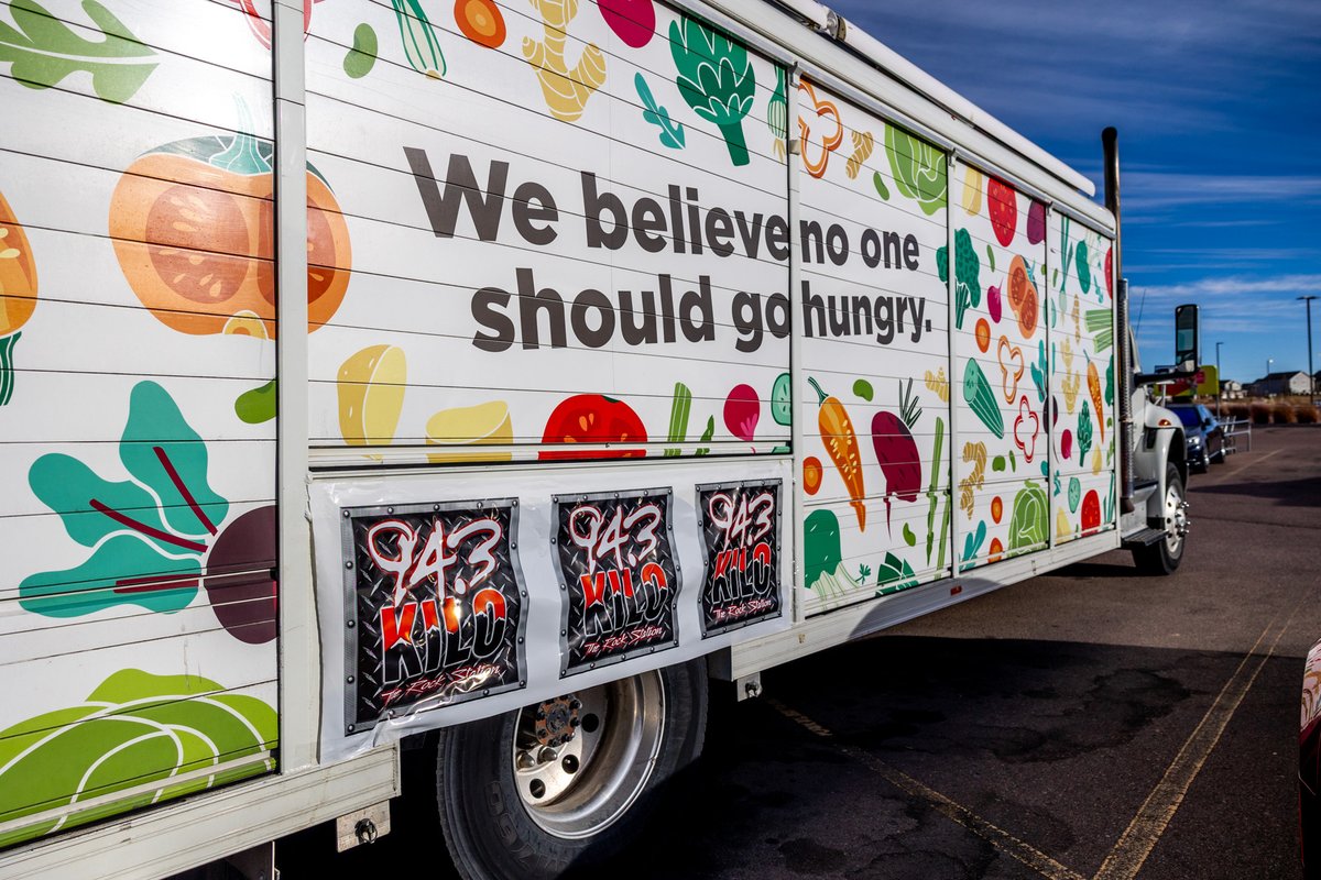 CareandShareFB's tweet image. A huge THANK YOU to @KingSoopers &amp;amp; @KILO943 for hosting an incredible food drive — and to everyone who donated! 🧡

Your support helps provide food and hope for neighbors across Southern Colorado. 💪
#CareAndShare #CommunityStrong #FoodDrive
