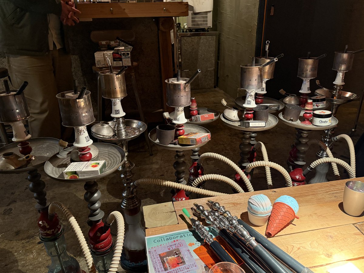 渋谷のチルイン・シーシャラボさんにて12月のイベントのフレイバー試し吸いに伺わせてもらったよん♪マンゴー、イチジク、夕張メロンが特にうまかった！12月のシーシャイベントで出してもらうね！見るなちゃんのデカすぎるマウピすごかった！リュックからはみ出てたよ！マウピ界隈集結！