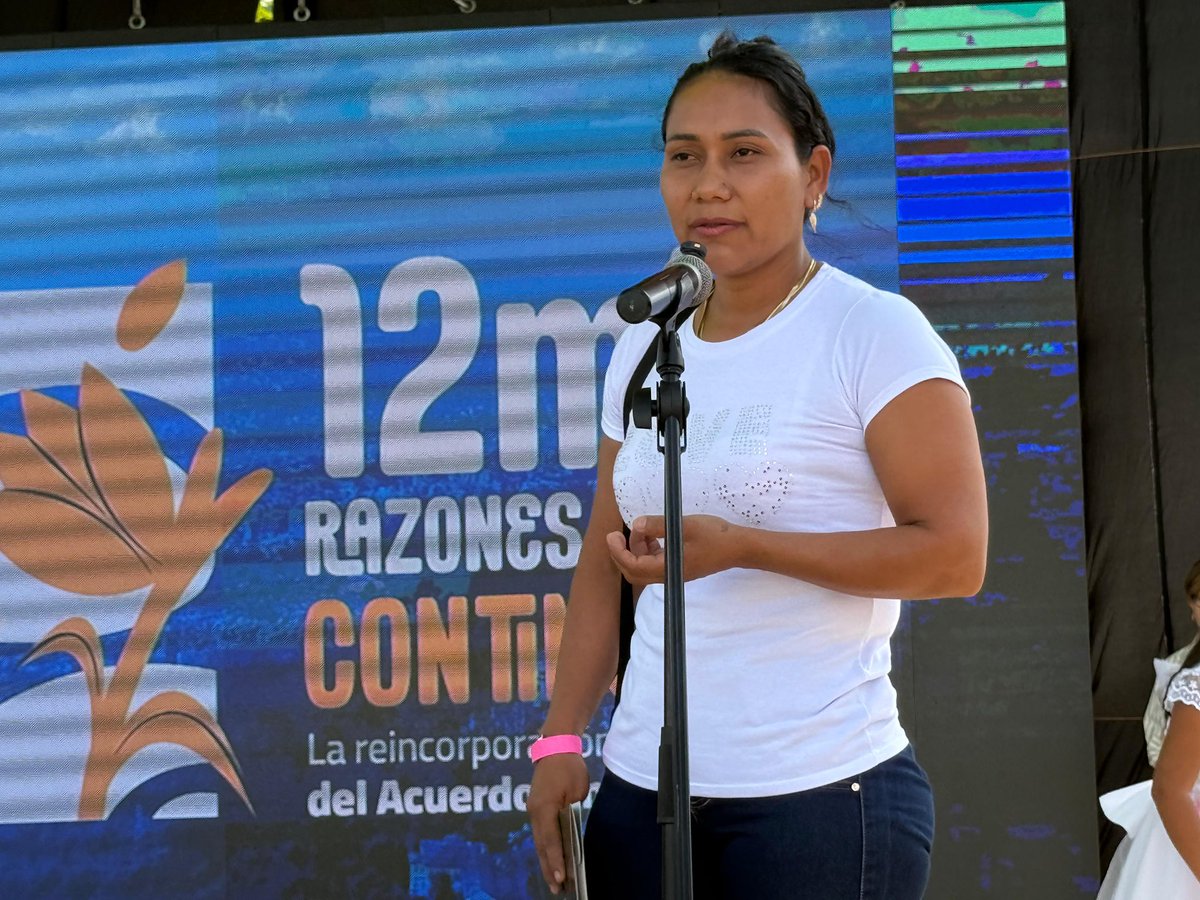 MisionONUCol's tweet photo. En #ElDoncello, #Caquetá, acompañamos entrega de 106 viviendas a firmantes de paz en el ETCR San José, por @ARNColombia y @Minvivienda.
El acceso a vivienda digna es un paso esencial para consolidar la reincorporación y fortalecer la construcción de paz en los territorios. 🧵 https://t.co/JFamwNTkHV