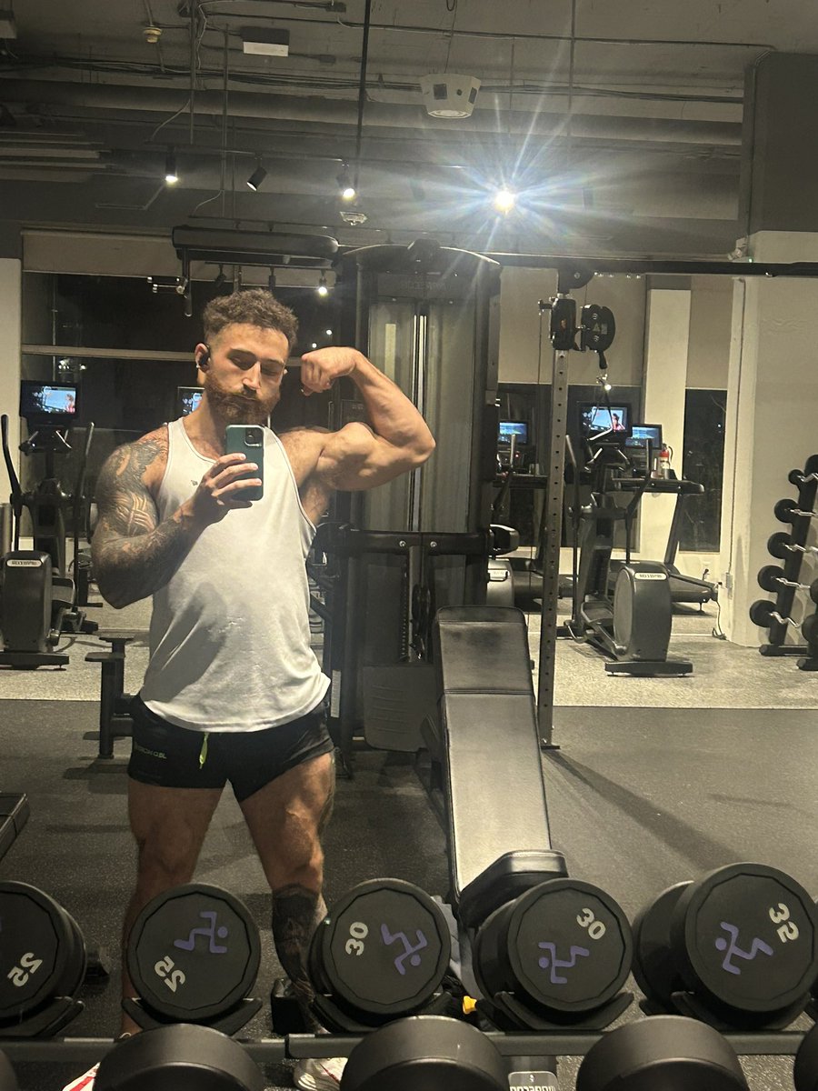 What would you losers do if you saw me at the gym???😈