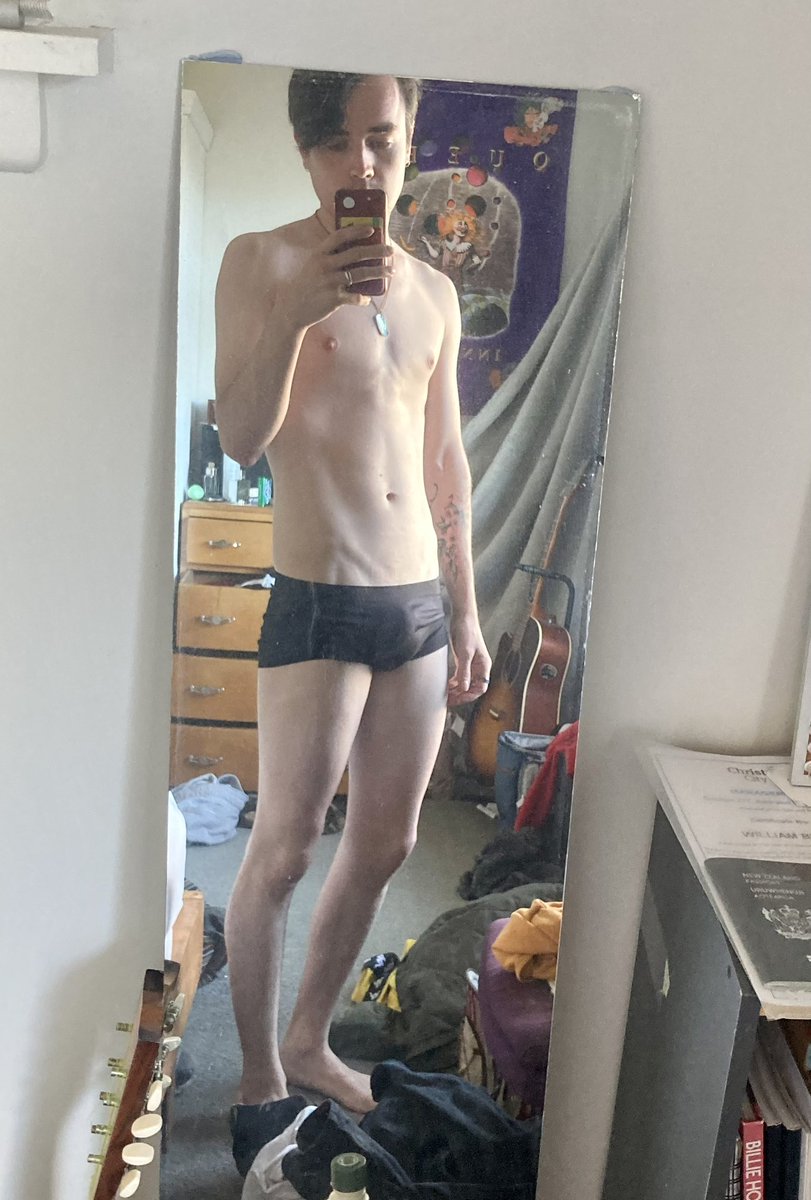 FiveFootFemboyx's tweet photo. Boys make the best girls 😏 https://t.co/IrEj5umaF1