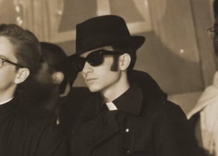 extrasalt513's tweet photo. Another entry into the Pre-Papacy Chic collection. https://t.co/YO5PXO9cEg