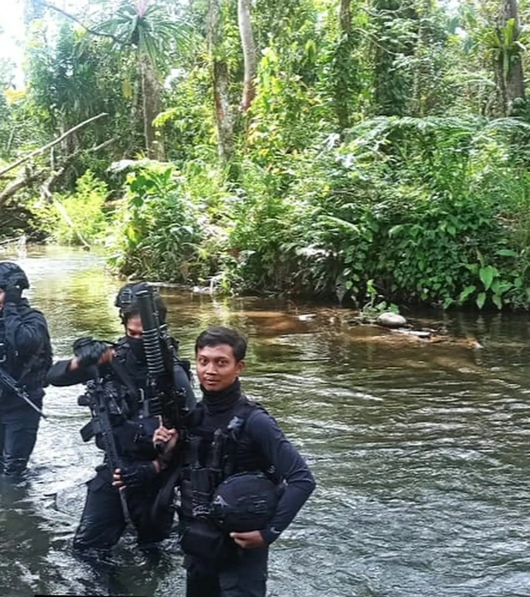 Kopda ( Anm) Muhammad Sugeng , Detasemen Aksus 902 , Sat Bravo 90 Korpasgat TNI AU , Satgassus Tricakti 🇮🇩 

Gugur pada tahun 2023 di Wilayah Papua Pegunungan, Saat operasi pembebasan Pilot Susi Air yang ditawan Pok OPM. 

Selamat beristirahat dalam kehormatan🥀

📸 : benyamins90