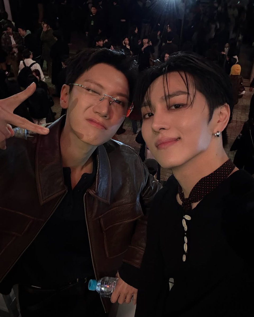 S_SChami218's tweet photo. 2025.11.13 @CUBE_PTG #Pentagon #KINO IG Update และคุณ taeoohooh IG story
🔗https://t.co/6grNb9pYMq

น่ารัก💜💜

ขอบคุณ @SpotifyKR ที่เชิญน้องเตนล์ไปร่วมงาน ทำให้มีโอกาสได้ทำความรู้จักคนเก่งๆ เพิ่มขึ้นนะคะ
#tenlee_1001 #Spotify_KoreaxTEN #TENLEE #TEN #เตนล์ #텐
#KangDaniel #96Line https://t.co/75SG5OHizl