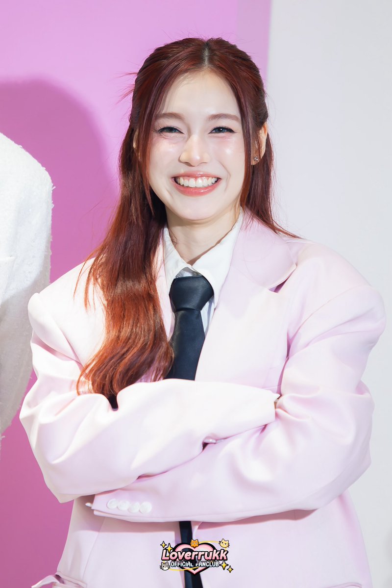 วันที่แสนพิเศษของเลิฟรักของพวกเราได้ผ่านไปแล้วอีกวัน 💫✨

TWTWD x HOMELESS
#TWENTYWENDYxHOMELESSMAKEUP
#loverrukk #มินิฮาร์ทของเลิฟ

ขอขอบคุณ “พี่โฮม” ที่เชื่อมั่นในศักยภาพของเลิฟรัก ร่วมกันสรรสร้างสิ่งดี ๆ และมีคุณภาพชิ้นนี้ขึ้นมาให้พวกเราได้ใช้กัน 

ขอขอบคุณ “ทีมงานน้องยี่สิบ”