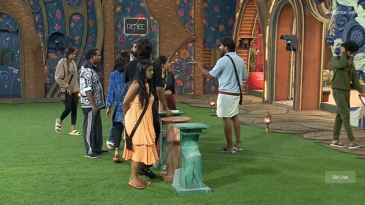 Sabari doesn't have valid points to defend him . just escaping💯from the valid points. But same sandra laughed when vinoth teased about paaru eye injured in living room. this was never registered by audience . 🧑‍💻double game #BiggBossTamil9 #BiggBossTamil #SabariNathan #VJParvathy