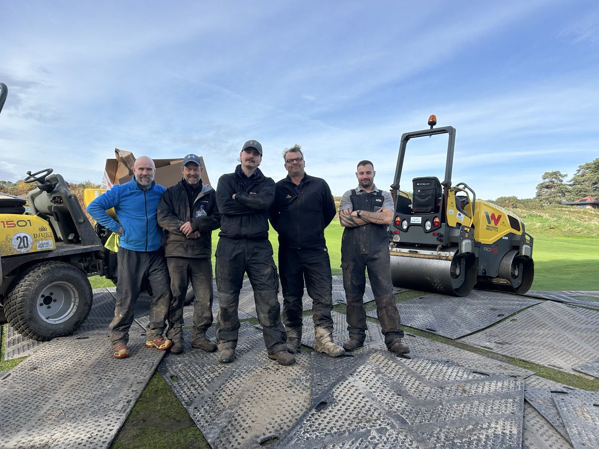 Amazing effort from <a href="/DjukeLtd/">DJUKE Ltd</a> installing 2,000m of <a href="/hydrowick/">Hydrowick Drainage</a> and 2,000m of sand-bands in 3 days. Clean, quick and easy installation = minimum disruption. The system will get a good test tonight!!