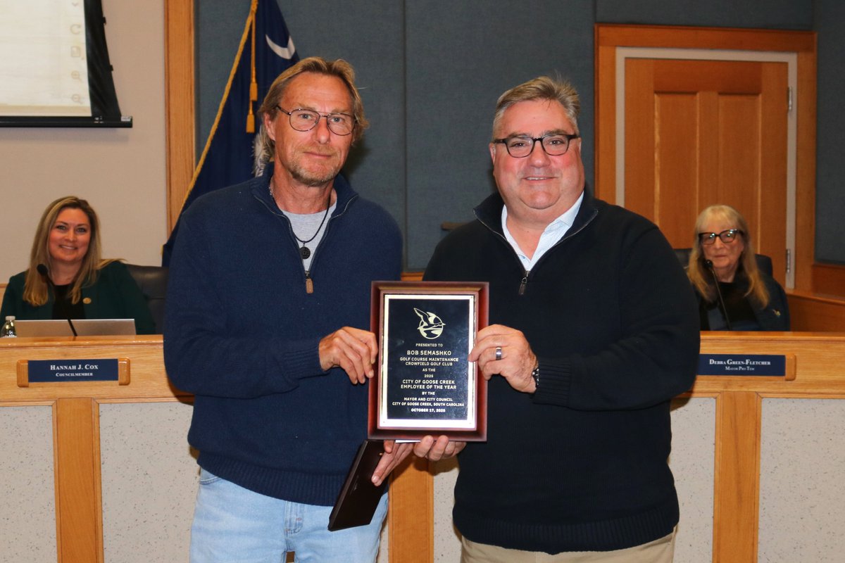 🙌 Congratulations to Bob Semashko, the City of Goose Creek Employee of the Year! A <a href="/CrowfieldGolf/">Crowfield Golf Club</a>  employee, Bob took on new responsibilities to help the course have a great 2025.

📲 Read more about his selection for the City’s top honor: bit.ly/49hrziL

#GooseCreekSC
