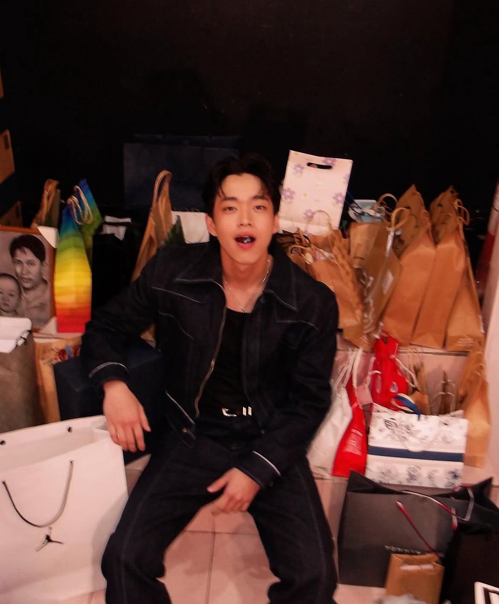 happy rabrab day ebribadi!!!!

HAPPY RABIN DAY
HAPPY RABIN DAY
#21andFabulousRabin