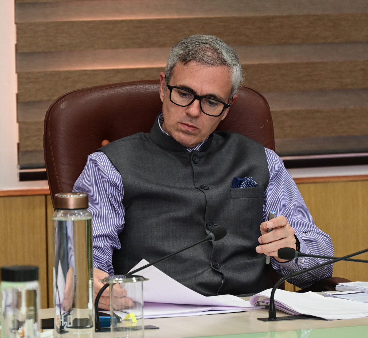 NewsNowJK's tweet image. Chief Minister Omar Abdullah today chaired the 90th meeting of Board of Directors of the Jammu Development Authority, during which several key agenda points were deliberated upon for consideration of the Board.

@CM_JnK @OmarAbdullah #JDA #Meeting #discussions…