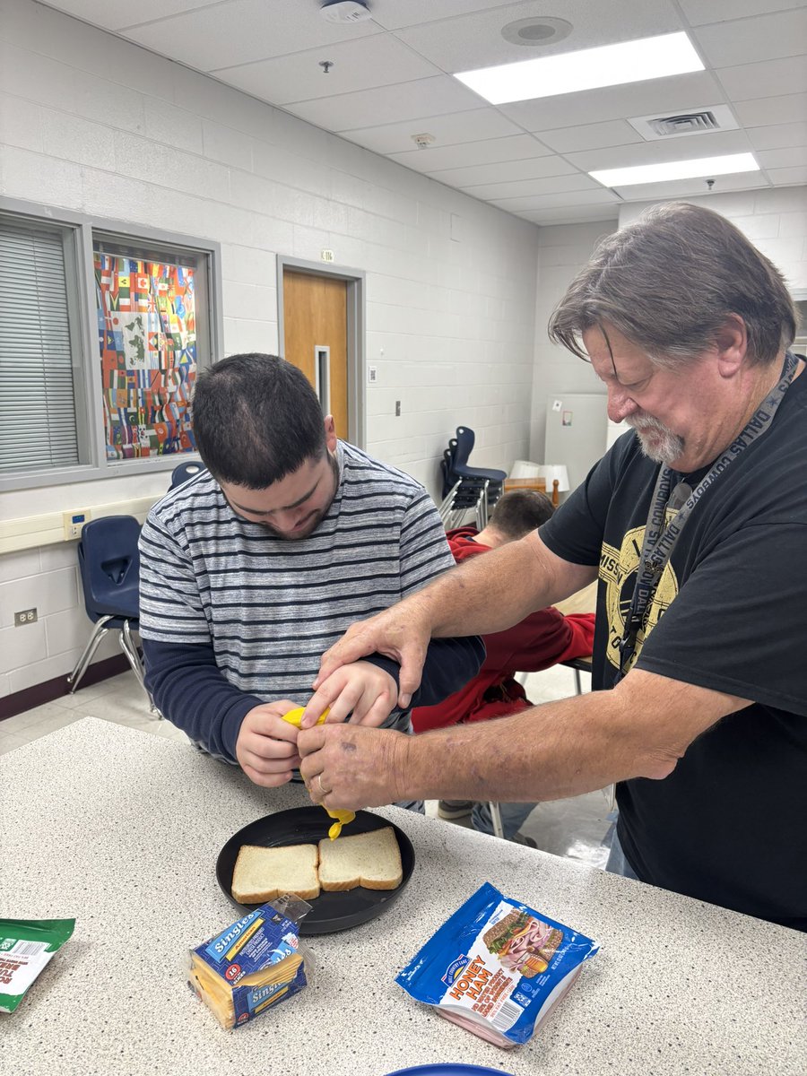 mujicareddix tweet media