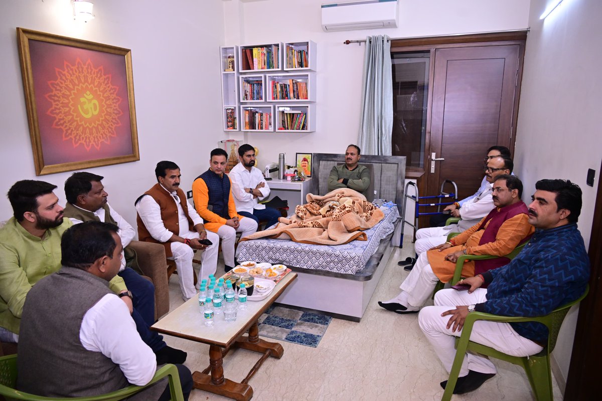 आज जनपद मेरठ में पूर्व कोषाध्यक्ष, भाजपा,  मेरठ श्री अमित कुमार जी से उनके आवास पर भेंटकर कुशलक्षेम जाना।