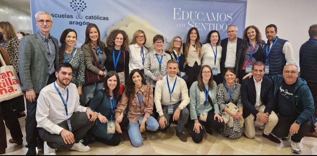 Nuestro equipo directivo con los <a href="/colegiosfec/">FEC (Fundación Educación Católica)</a> en el Congreso de Escuelas católicas de Aragón #EducamosConSentido <a href="/ecatolicas/">Escuelas Católicas</a> <a href="/escatolicaragon/">Escuelas Católicas Aragón</a>