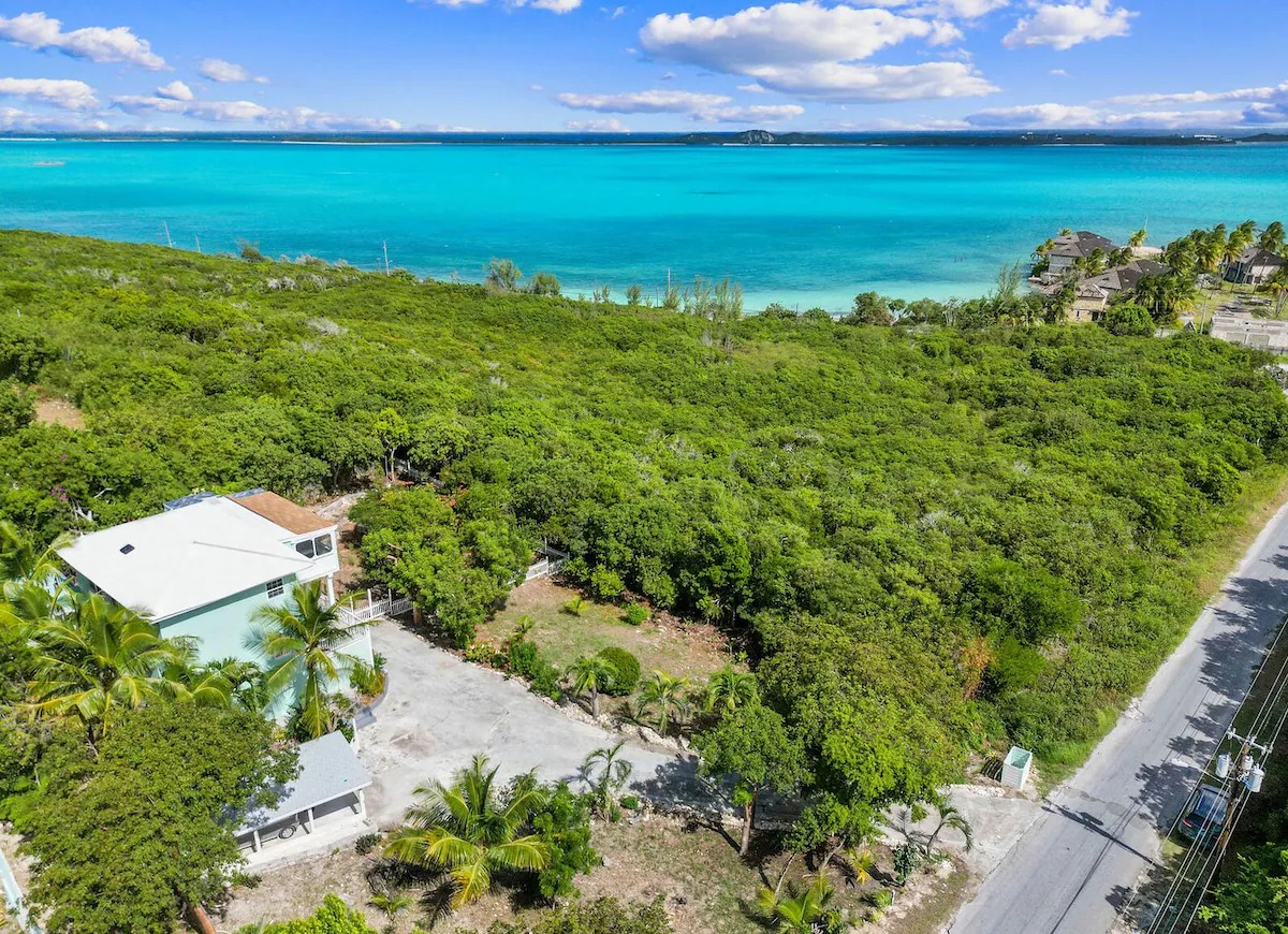 AnchorageExuma's tweet photo. Want to explore Exuma at your own pace? Anchorage Exuma lets you enjoy beach walks, water adventures, and local island food nearby. Visit the pink sandy beach.
📷 Contact us : https://t.co/5bS49hDiqL
#EcoAdventure #ExumaExplorer #BahamasNature #AnchorageExuma #ExumaBahamas https://t.co/jicQtTLnwp