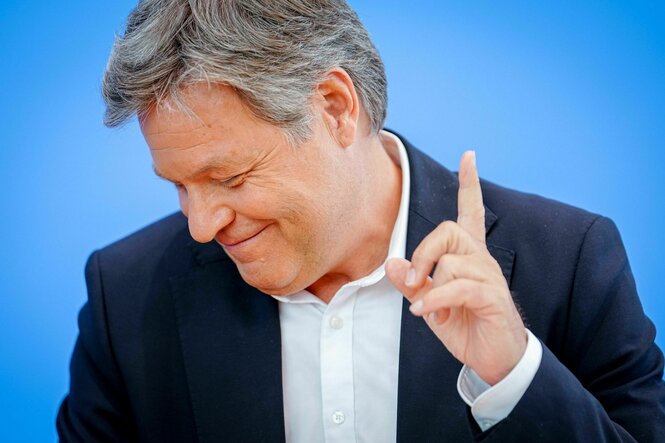 Der #Koalitionsausschuss hat sich heute auf den #Deutschlandfonds verständigt.

Wer hat's erfunden?
#HabeckHatteRecht #DankeHabeck #MerzIstVorbei