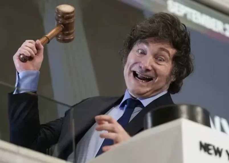 Si Milei, por orden del FMI, elimina el monotributo, liquida a los profesionales independientes.
Más carga sobre la clase media, mientras empresas extranjeras gozan del RIGI y corporaciones tendrán su reforma laboral esclavista.
En este modelo, el Pueblo Argentino siempre pierde