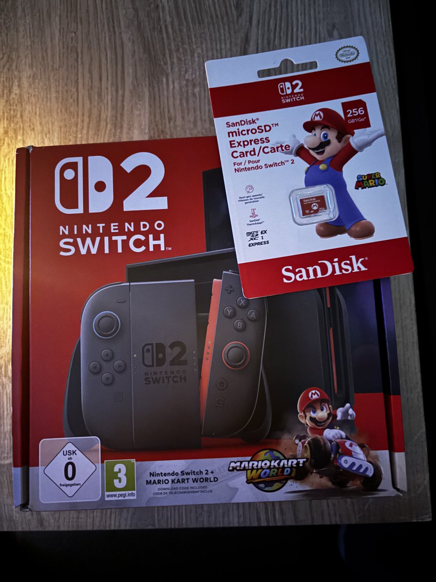 erinsefni's tweet image. OUIII ENFIN ELLE EST LA MERCI PAPA