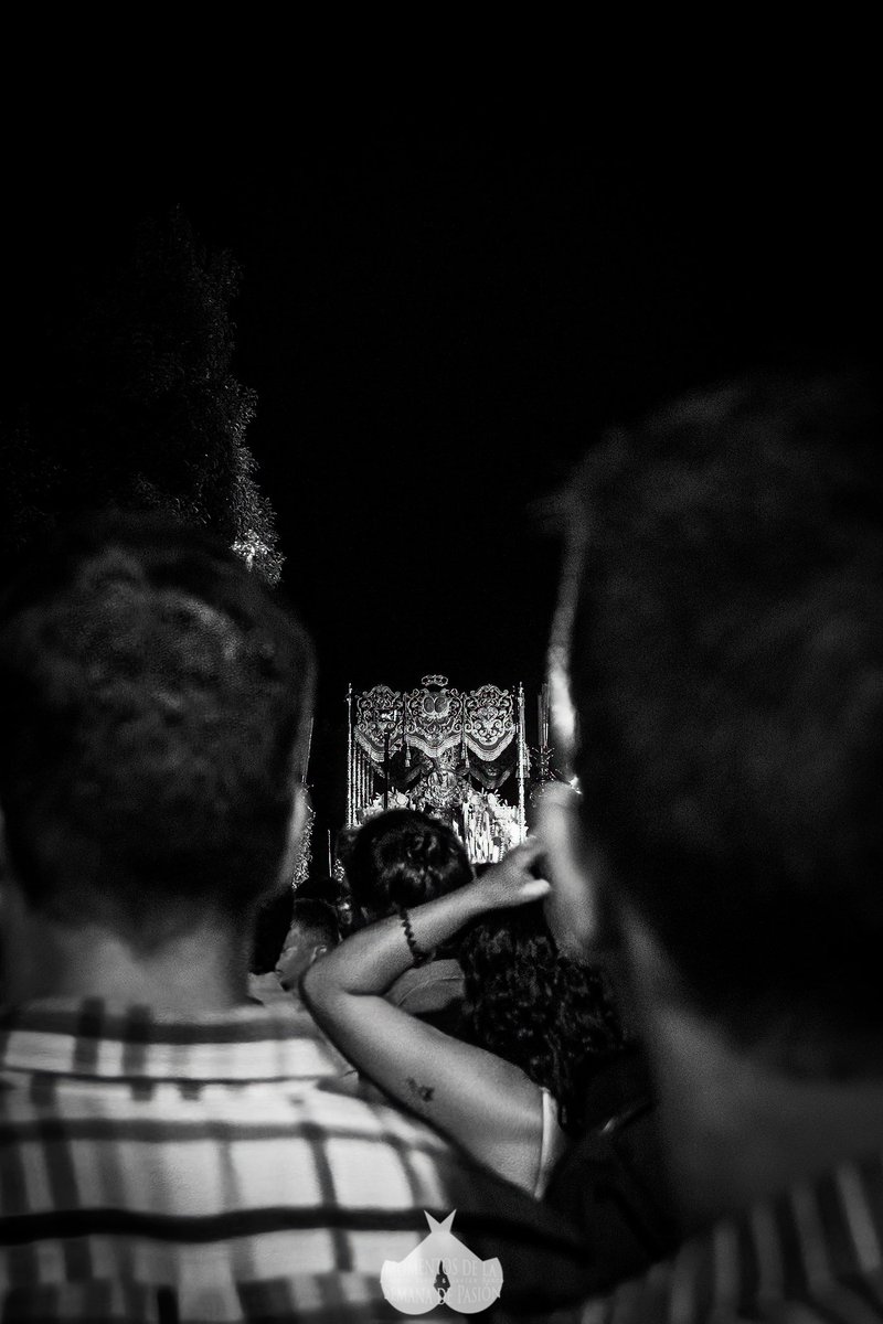 Huelva te llama Victoria.

#MagnaHuelva #MagnaMarianaHuelva #Huelva #canon #semanasanta #fotografocofrade #detailphotography #streetphotography #photography