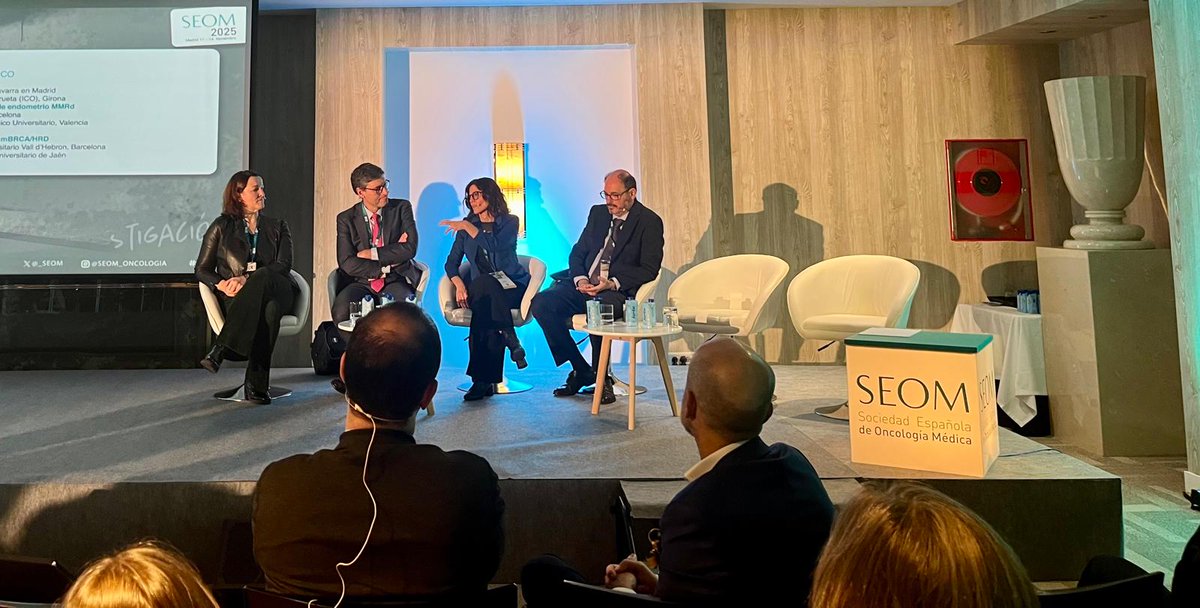 Continuamos en #SEOM25 con la Sesión Ginecológico II. En ella ha tenido lugar la mesa de Controversias en Cáncer Ginecológico, moderada por la Dra. Pilar Barretina y el Dr. Antonio González.

En la primera parte, el Dr. Alejandro Pérez-Fidalgo y la Dra. Lydia Gaba han debatido