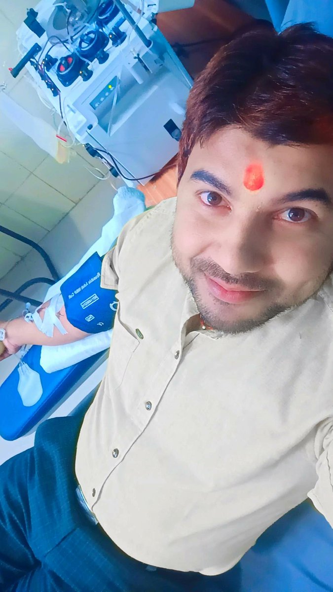 माननीय <a href="/HemantSorenJMM/">Hemant Soren</a> मुख्यमंत्री जी आपके अपील और आपके रक्तदान करने से  प्रेरित होकर और आज सदर के रक्तकोष में जा कर मैने भी अपना रक्तदान किया 😊