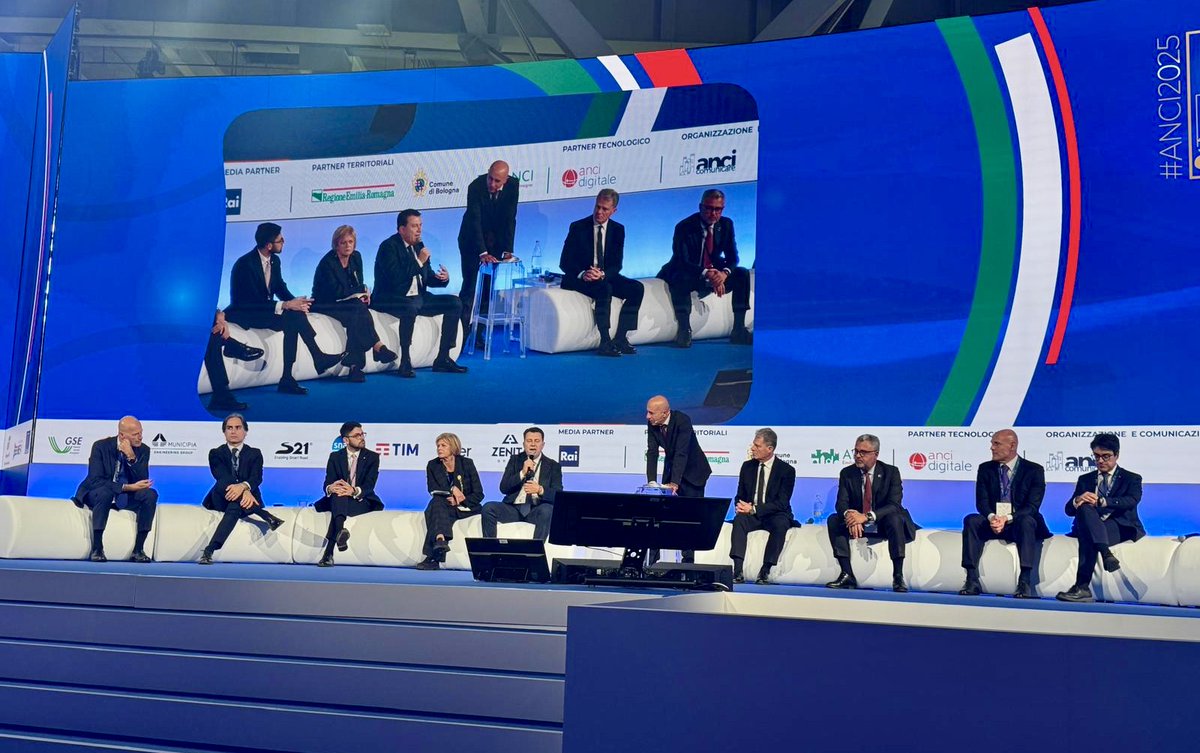 TIM_Enterprise's tweet image. ❝TIM Enterprise è la principale piattaforma ICT integrata in Italia e offre a PA e aziende connettività evoluta, #DataCenter di ultima generazione, #Cloud, #Cybersecurity e #IoT. Continuiamo ad arricchire la nostra proposta per le smart land integrando le migliori tecnologie…