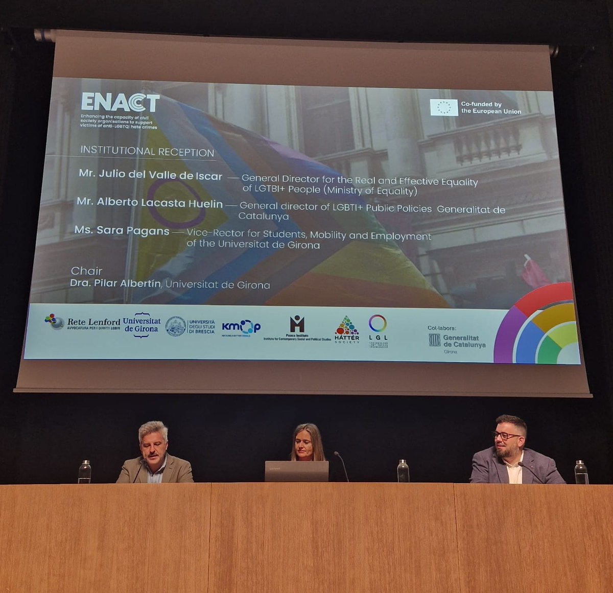 LGTBIGob's tweet photo. .@juliovalleiscar, director general de @lgtbigob, ha intervenido en la inauguración de las jornadas del proyecto europeo #ENACT en la @univgirona 💫 y ha destacado la importancia de mejorar el apoyo a las víctimas de delitos de odio LGTBI+. 🌈 #DelitosdeOdio #LGTBIfobia https://t.co/NWgeCOtCbg