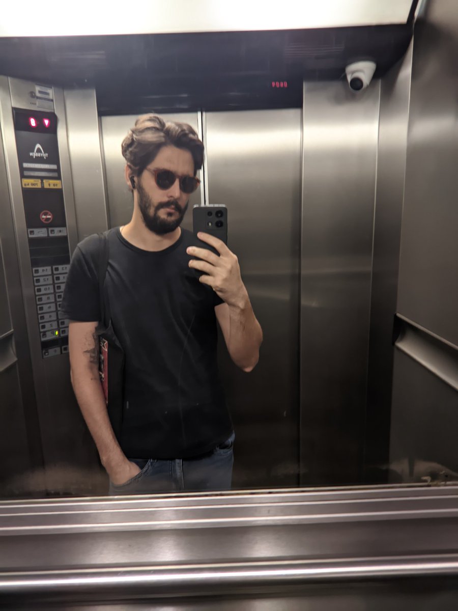 igormoso's tweet photo. Um biscoito aqui também, só pra não perder o costume https://t.co/ob2J1xxcaI